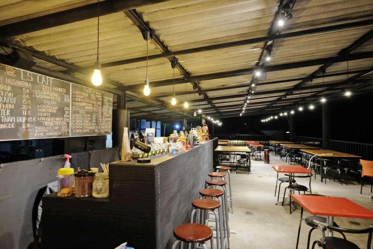 Zen Rooms B Walk Batu Malang Exterior foto